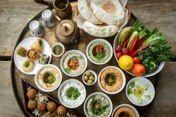 صورة لأطباق مختلفة